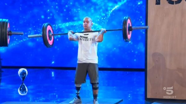 Tu sì que vales, Lorenzo Costantini: “Mi distruggevo bevendo, poi ho perso la gamba in un incidente” 3 Tu sì que vales 2021 Lorenzo Costantini 6 600x337 1