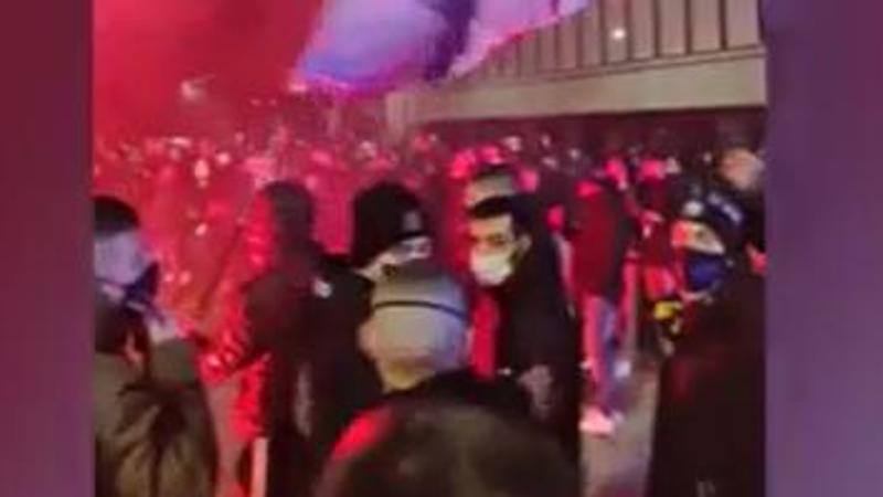 Cori, fumogeni e…troppa folla: 1500 interisti fuori da San Siro
