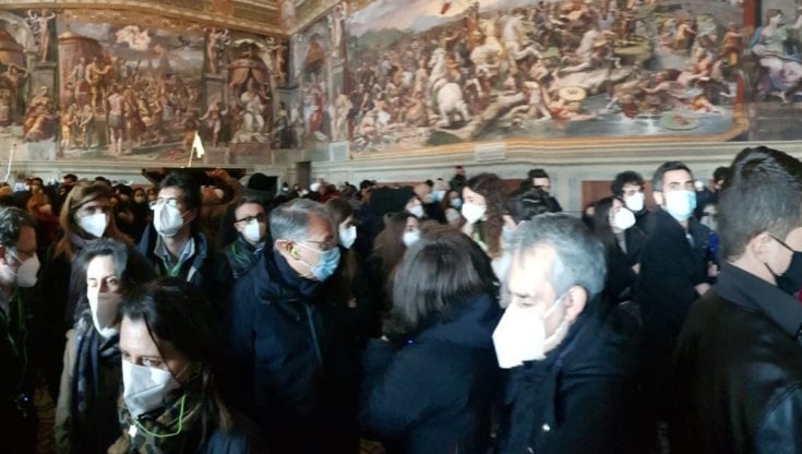 Scandalo assembramenti ai musei Vaticani: “Era un inferno”. E infuria la polemica