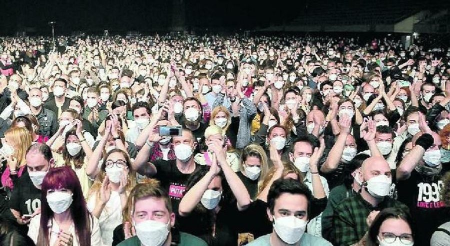 Nessun caso di Covid tra i 5 mila spettatori del concerto di Barcellona