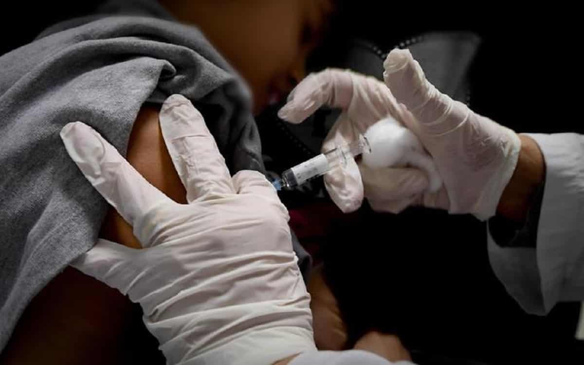 Vaccino Johnson & Johnson sospeso negli Usa dopo sei casi sospetti di coaguli nel sangue