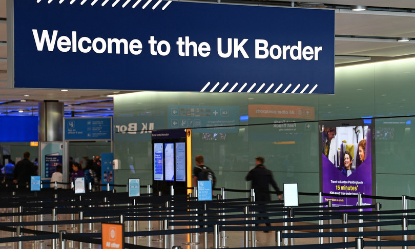 Regno Unito, il caso degli immigrati europei e italiani fermati alla frontiera e detenuti