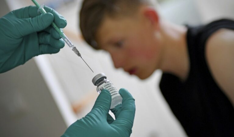 apertura vaccino ai ragazzi ap