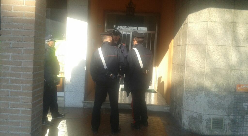 6289464 2316 carabibieri sfratto