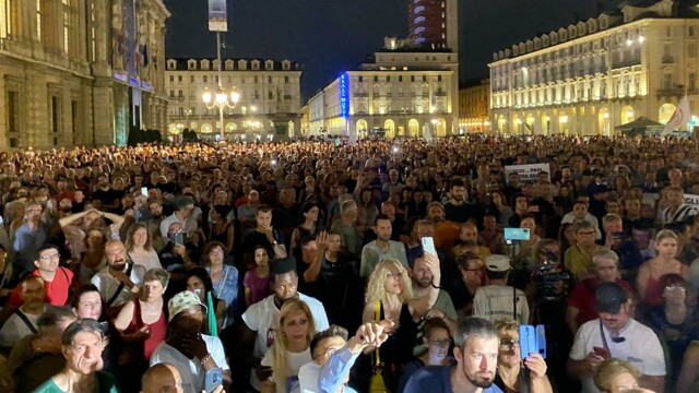I No Green Pass a Torino beffano Lamorgese: “Il popolo unito vince sulla repressione del dissenso”
