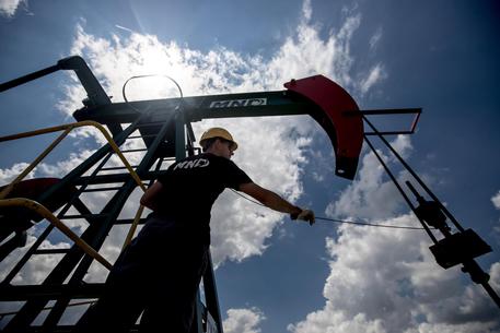 Petrolio: Wti oltre 90 dollari al barile come nel 2014