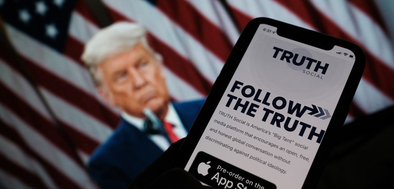Vola Truth, il nuovo social di Donald Trump: è l’app più scaricata sui dispositivi Apple