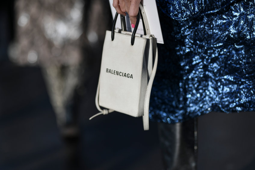 Balenciaga segue Gucci nell’accettazione di pagamenti in criptovalute