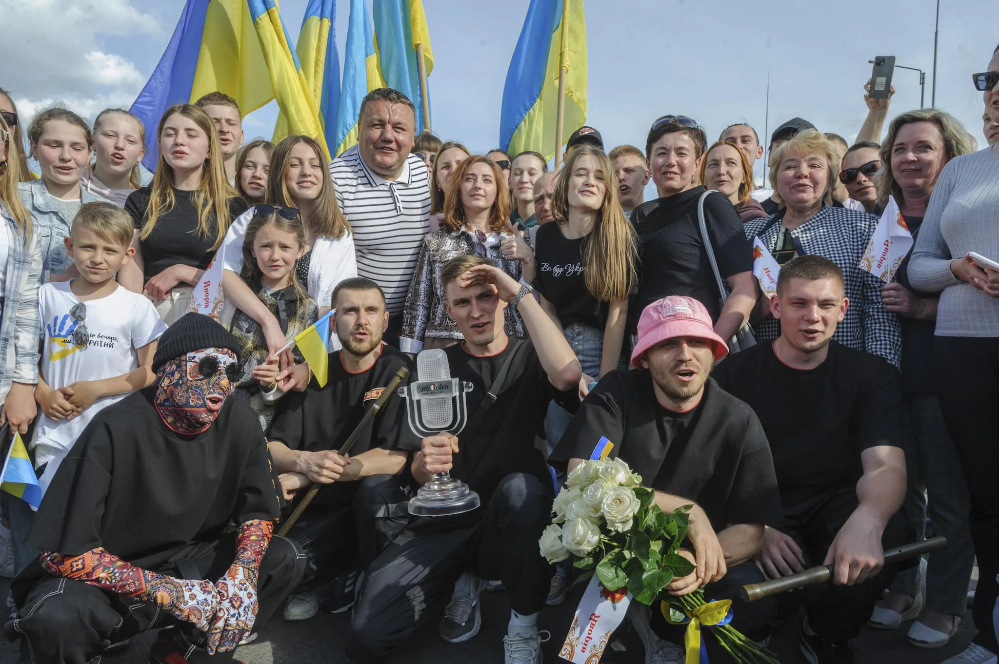 La Kalush Orchestra ha venduto il trofeo Eurovision, il ricavato in droni militari per l’Ucraina