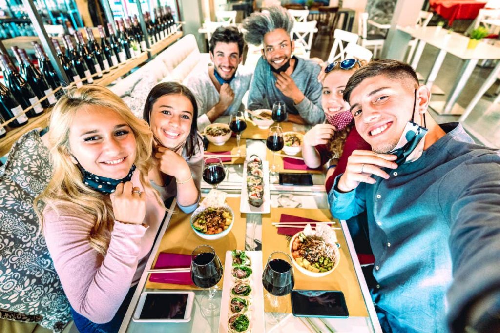 cosa fare mentre si mangia