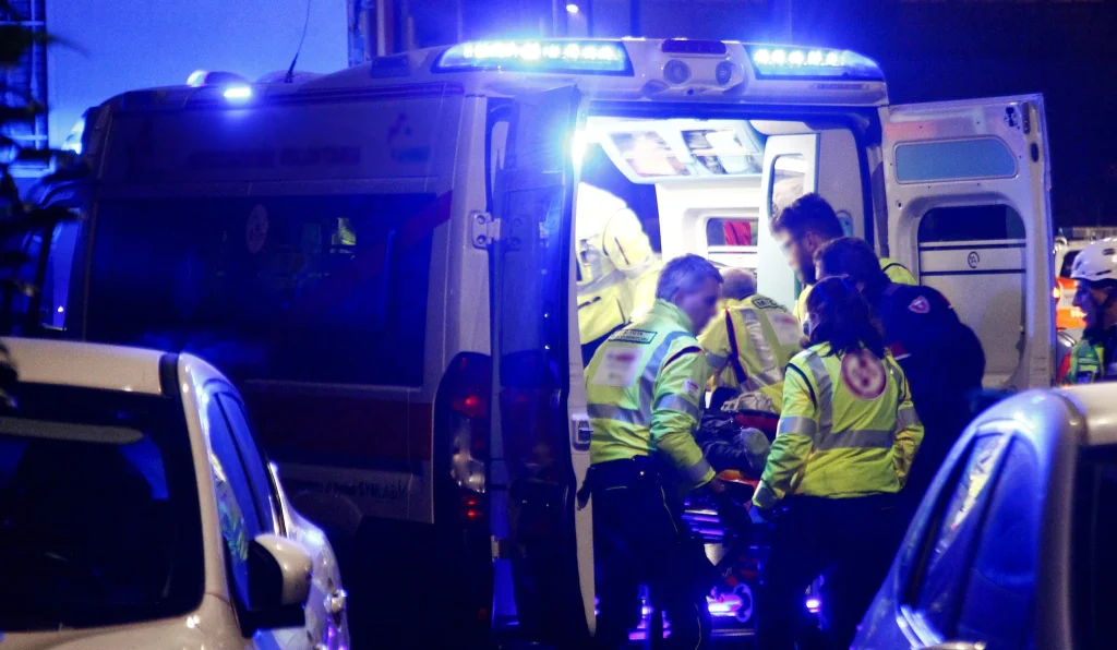 incidente ambulanza notte soccorsi 01