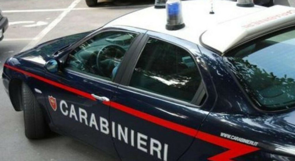 6765070 20153617 ferisce moglie suicida