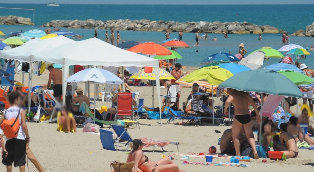 6779610 27211702 morto mare salva bambino ravenna