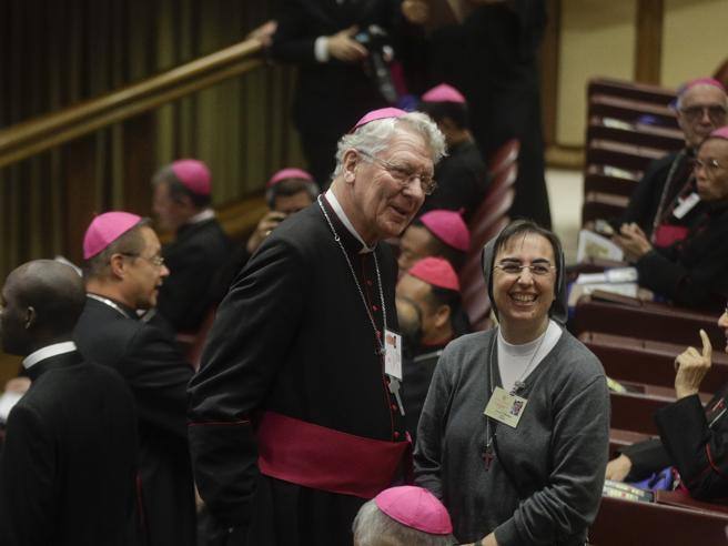Vaticano, il vescovo belga Van Looy rinuncia a sorpresa al cardinalato: «Non ha agito sugli abusi del clero»