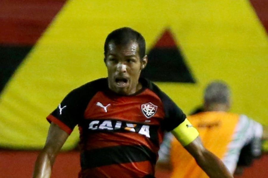 Richarlyson esulta dopo un gol nel campionato brasiliano