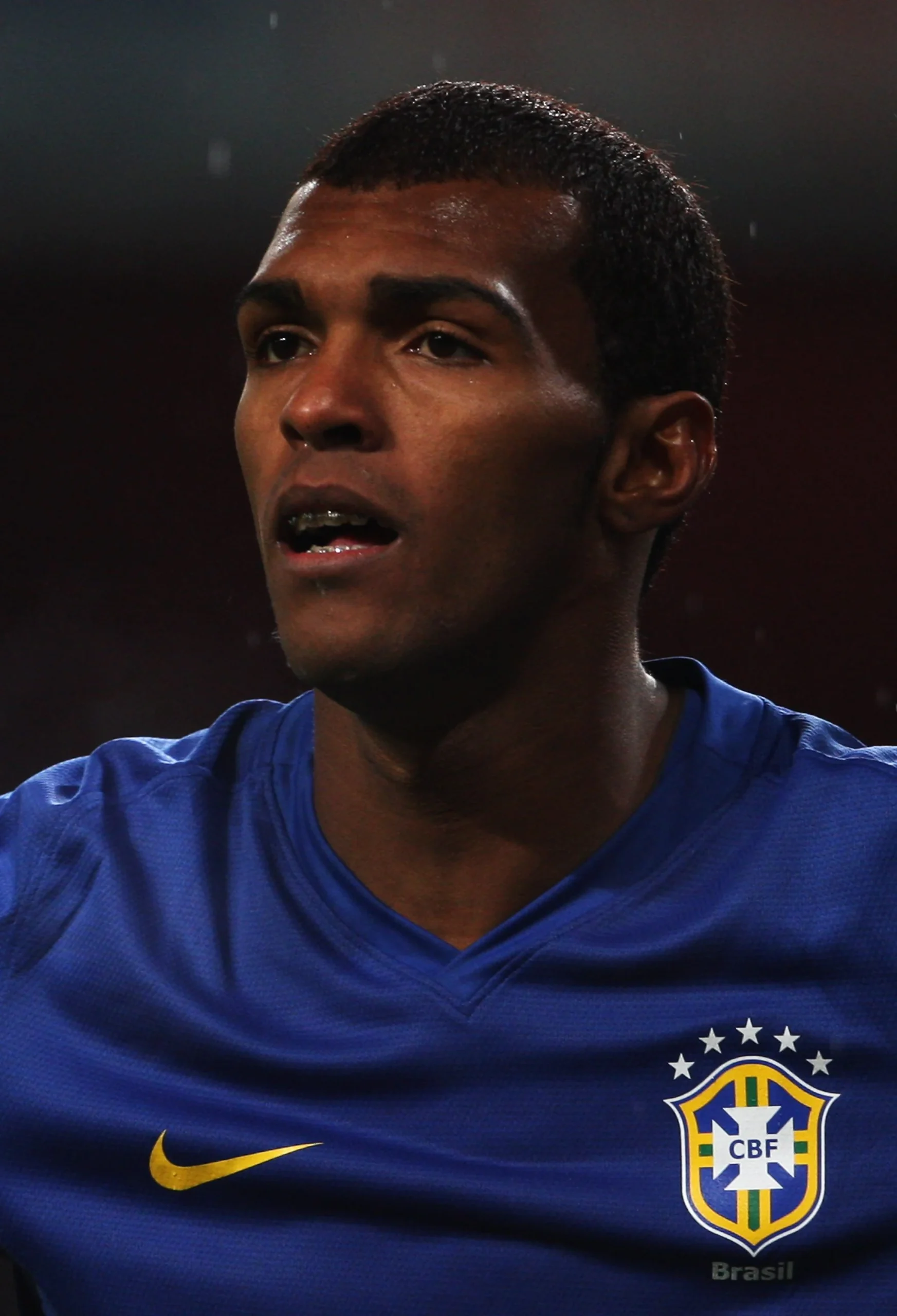 Il centrocampista con la maglia del Brasile in un’amichevole contro la Svezia