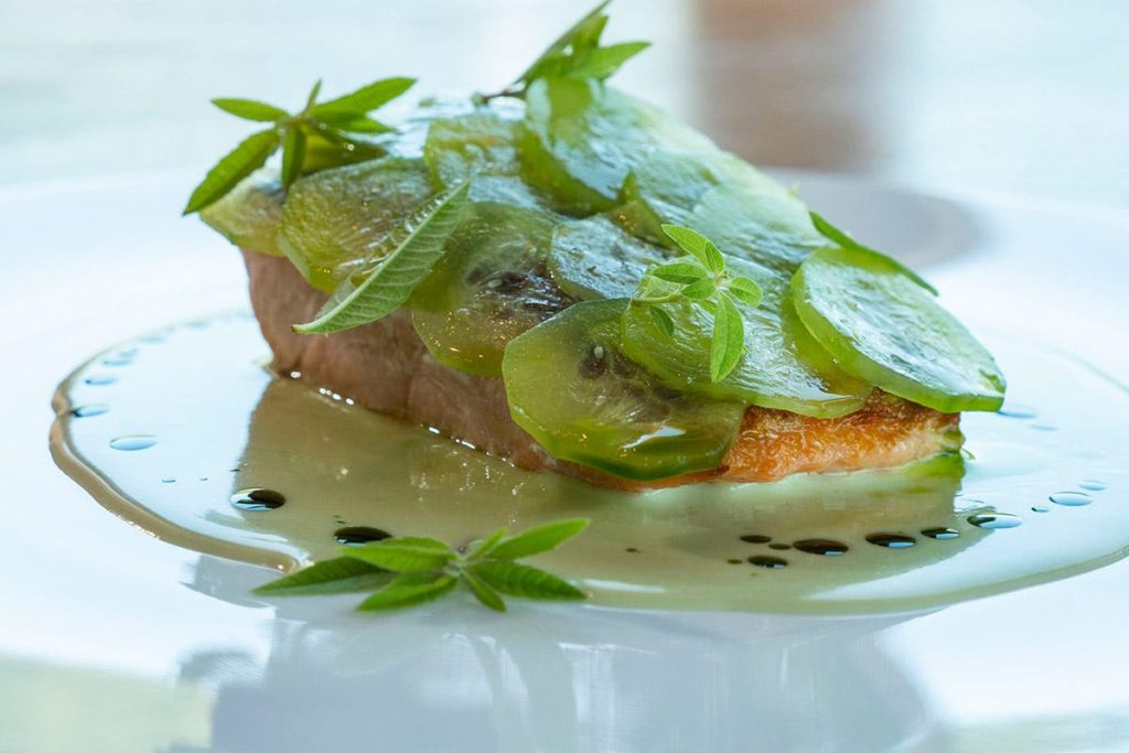 Salmone croccante yogurt di montagna e verbena 3