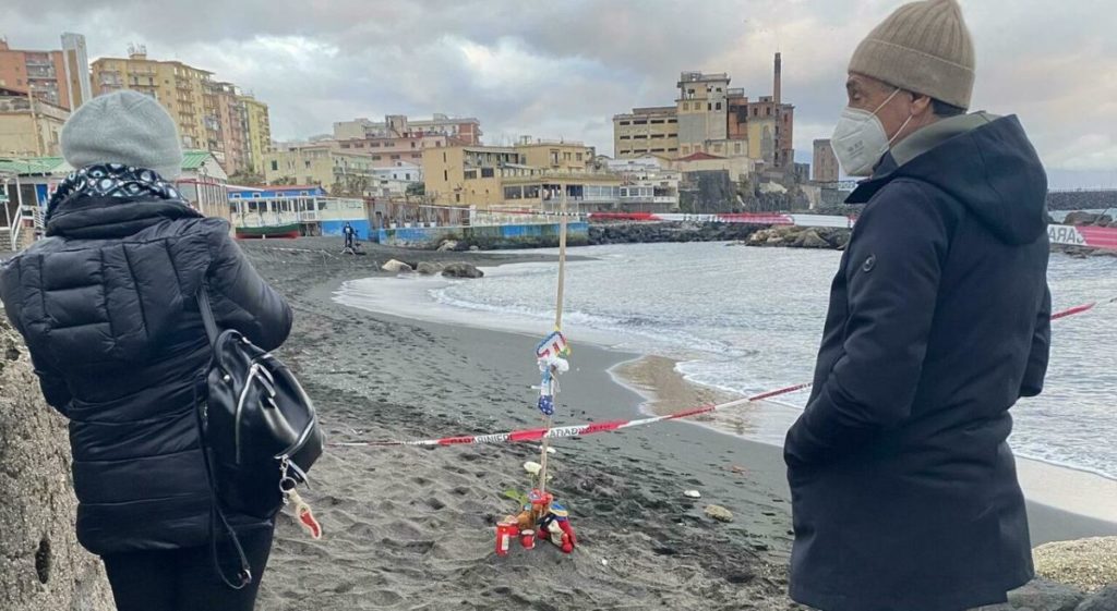 bambino morto torre del greco 25162026