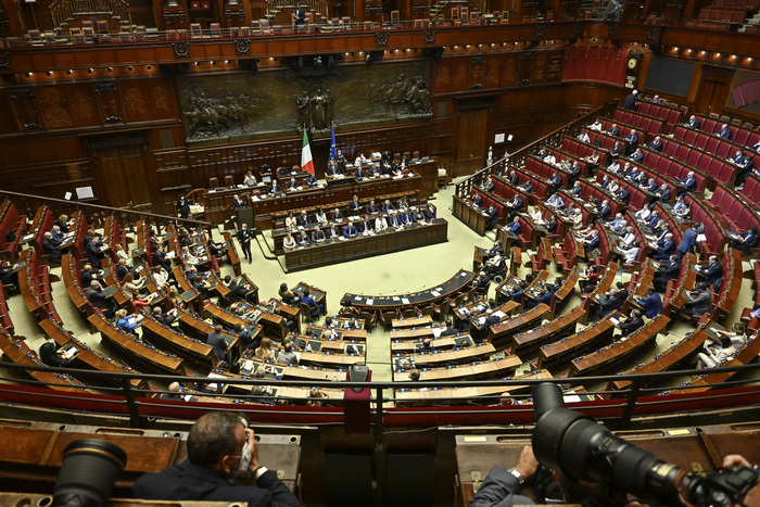 Camera: Fico annuncia scioglimento gruppo Coraggio Italia