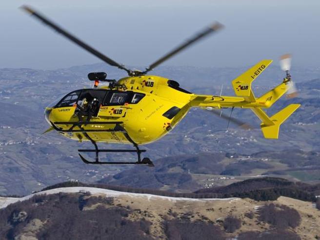 Il mistero dell’elicottero scomparso sugli Appennini tra Modena e Lucca: «Nessun segnale di emergenza prima di sparire dai radar»