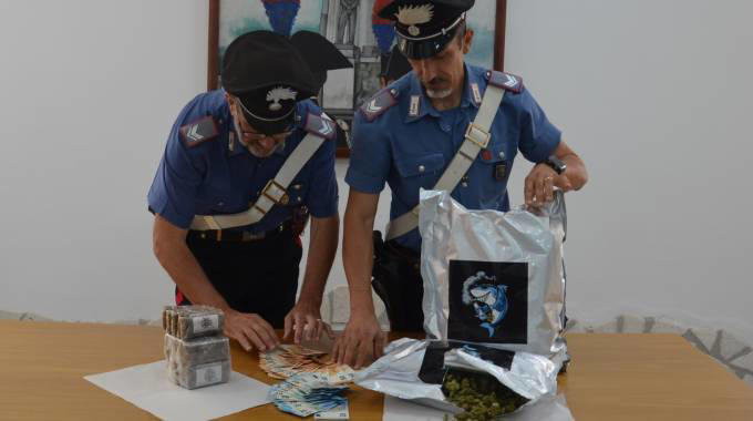 sequestro droga carabinieri pomezia