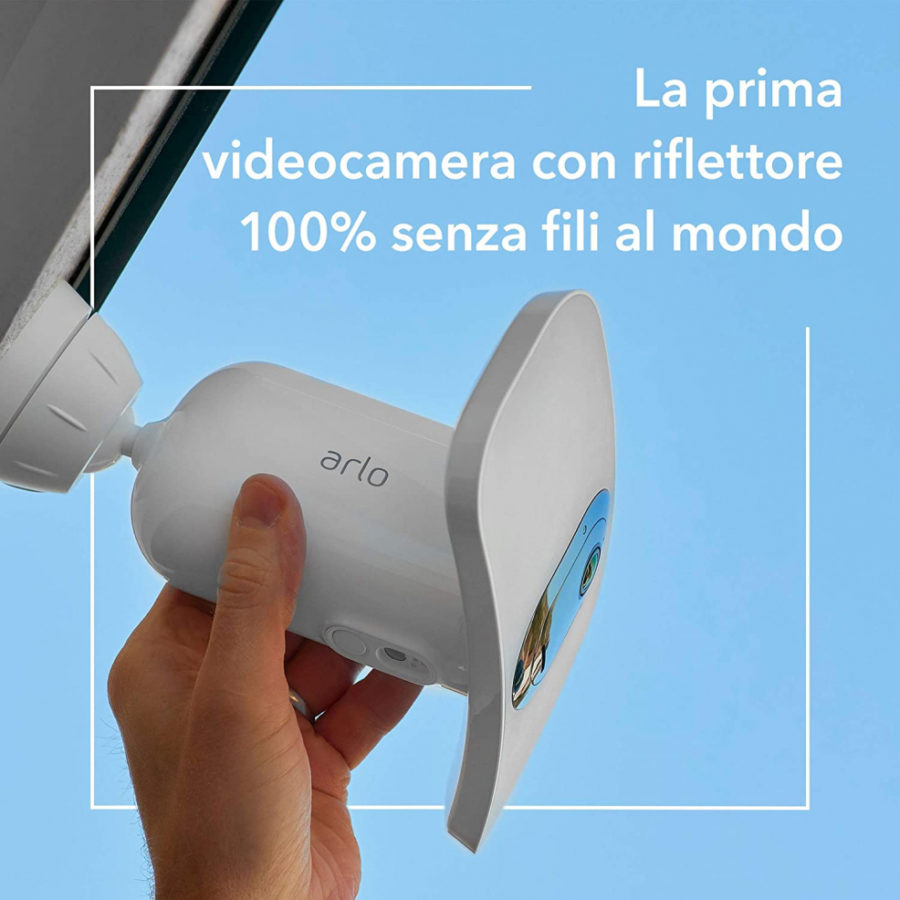 Vacanze più sicure con lo scudo di luce della videocamera Arlo Pro 3 Floodlight. 120 euro di sconto su Hinnovation