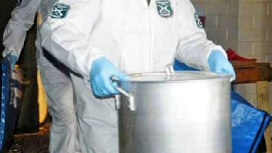 Scopre che il marito la tradisce: prima lo uccide, poi lo cucina e lo mangia 1 pentola 2 1