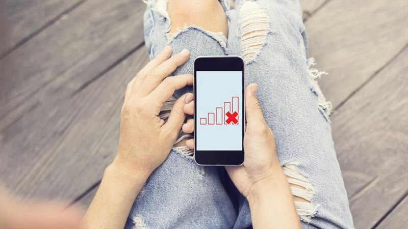Pronti al blackout dei telefonini. L'Europa si prepara: "Telecomunicazioni a rischio". La situazione 1 android phone say no service