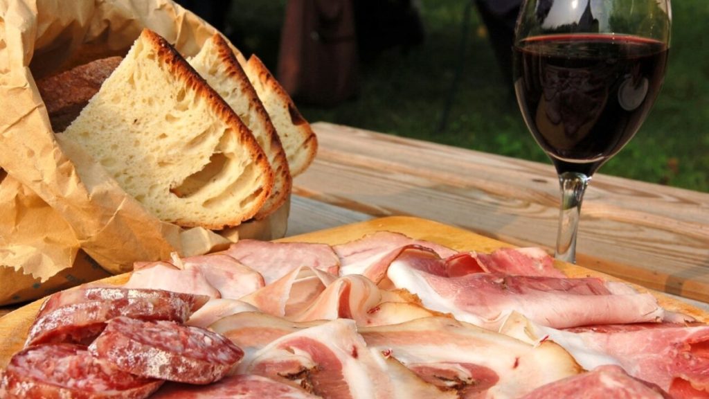 vino salumi pixabay 2