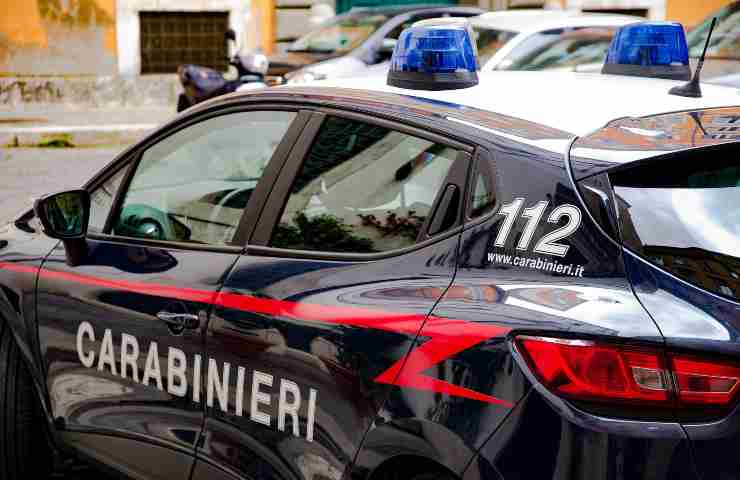 Auto dei carabinieri foto Pixabay