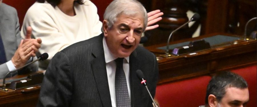 Migranti, Foti: «Chi ha diritto entra, chi non ne ha resta fuori. Il meccanismo di solidarietà è fallito» 1 Foti Ansa