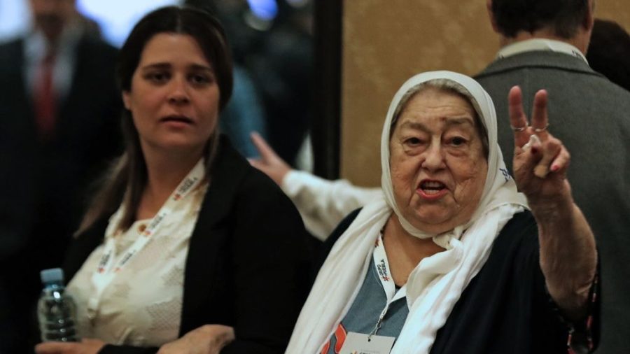 Hebe de Bonafini, la fondatrice delle madri di Plaza de Mayo che sfidò la dittatura argentina 1 GettyImages 1181074340