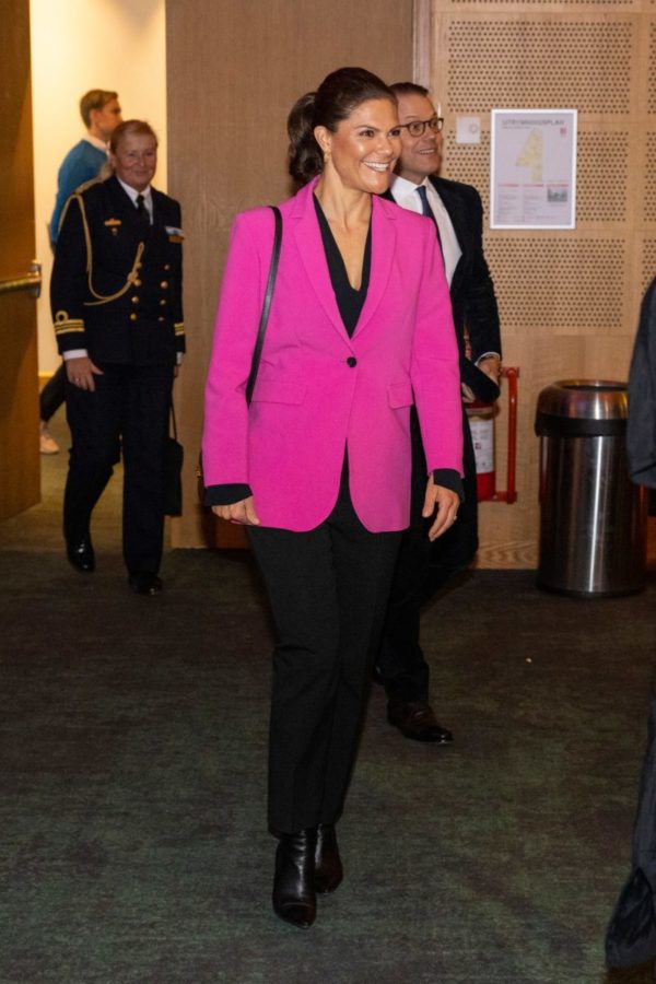 L'outfit regale di oggi: Victoria di Svezia, stregata dal rosa di stagione 1 GettyImages 1244825664