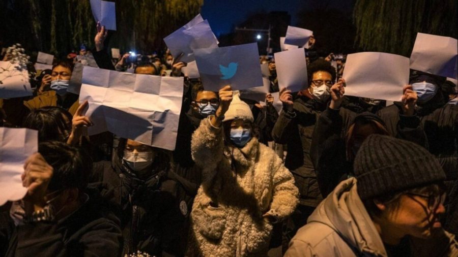 La Cina usa i contenuti erotici per rendere impossibile l’utilizzo di Twitter durante le proteste
