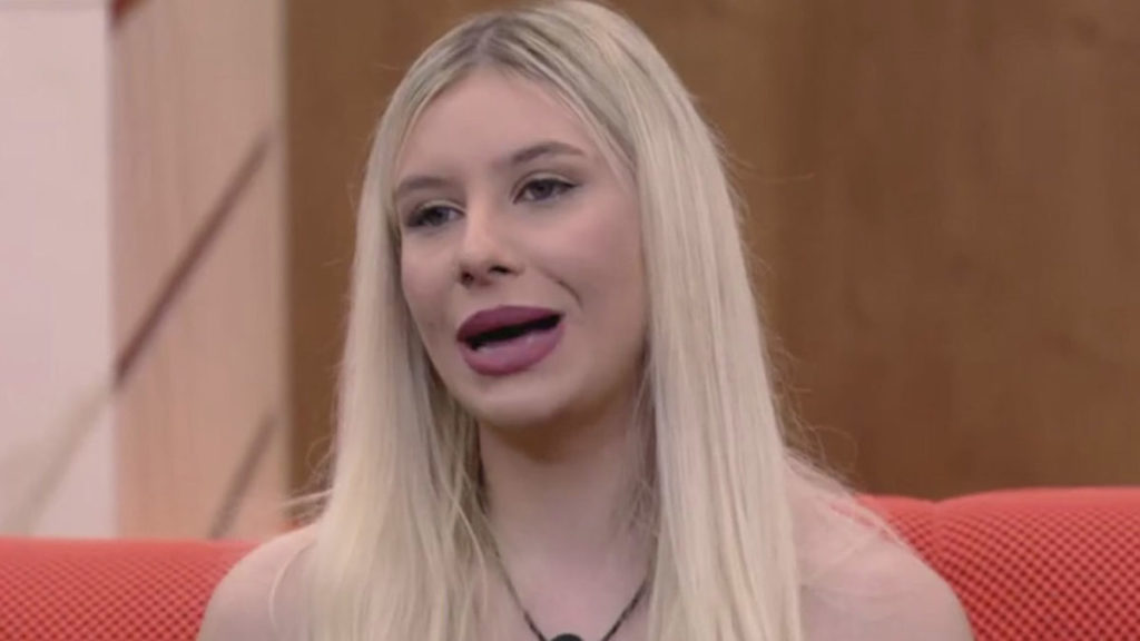 Micol Incorvaia capelli