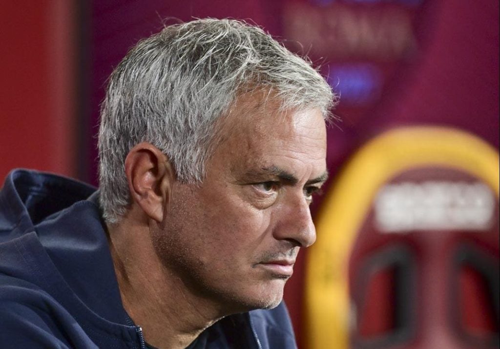 Mourinho Twitter Roma conferenza e1661895850681