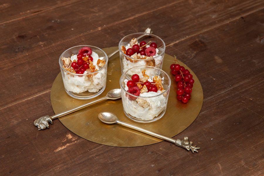 Mousse al Gorgonzola DOP con croccante caramellato alle noci e frutti rossi