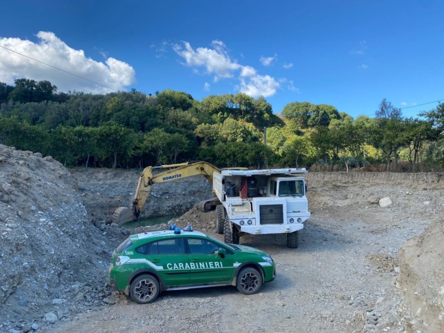 Sequestrate due cave ed un impianto di lavorazione di inerti, due denunce nel Reggino 1 Sequestrate due cave ed un impianto di lavorazione di inerti. Due le persone denunciate