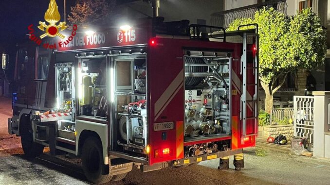 Incendio a Bastia Umbra, donna di 86 anni in ospedale