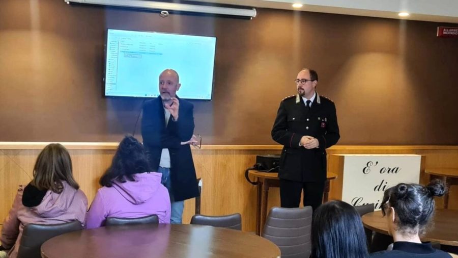 I ragazzi dell'Alberghiero incontrano il Nucleo Antisofisticazione per parlare di sicurezza alimentare 1 alberghiero nas