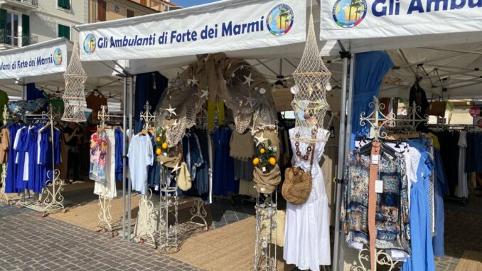 ambulanti forte dei marmi 5 678x381 1