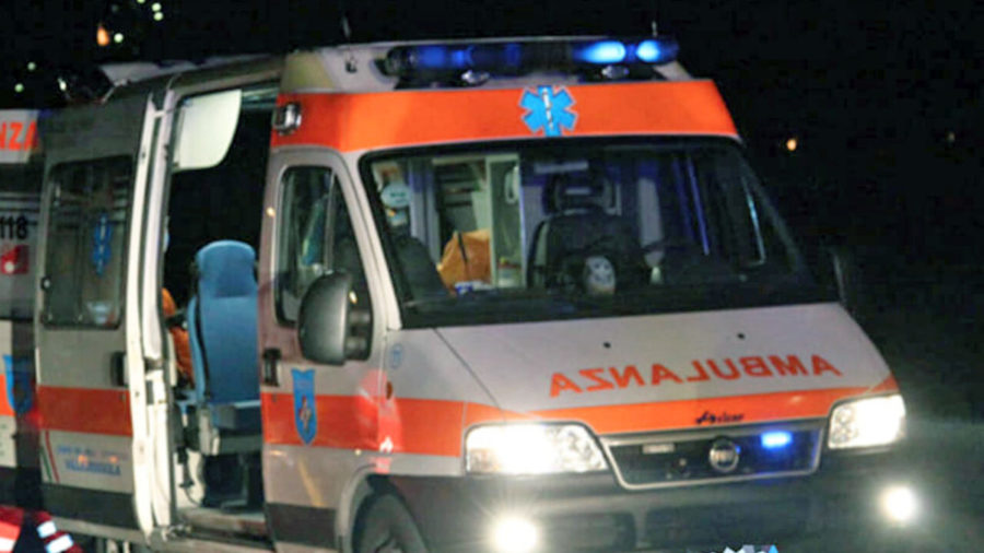 Incidente sull’Aurelia bis: auto distrutte, due feriti e traffico in tilt