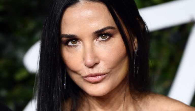 demi moore 60 anni regalo assurdo instagram