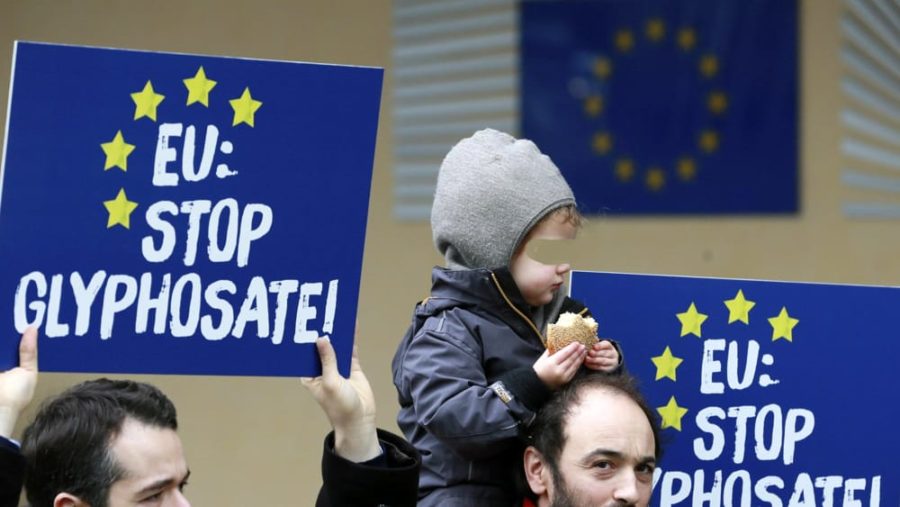 Bruxelles vuole prorogare il glifosato anche senza il consenso degli Stati membri