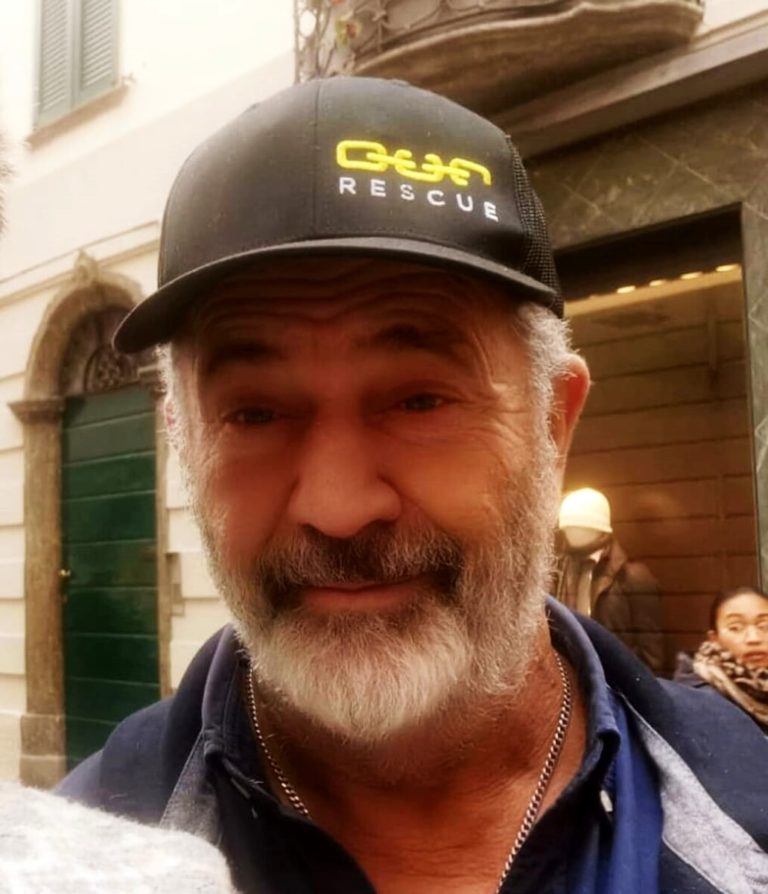 mel gibson in centro a como