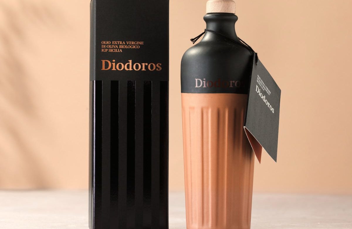 Look vintage per la nuova bottiglia dell’olio Diodoros