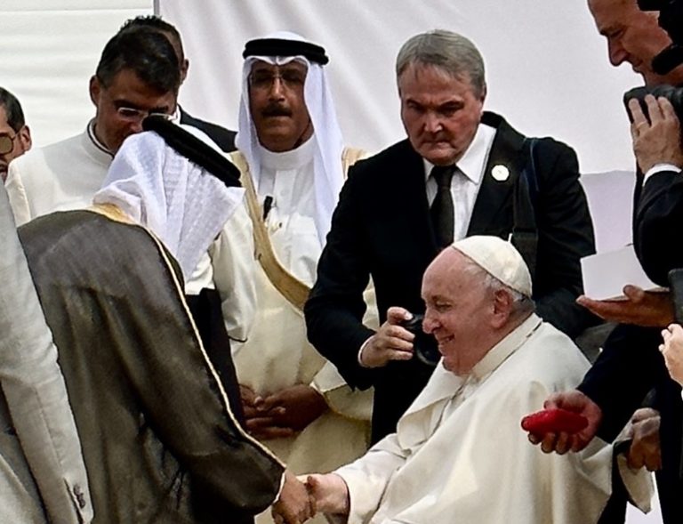 papa francesco in bahrein