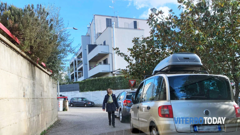 parcheggi selvaggi al carmine 2