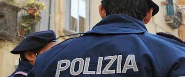 poliziotti