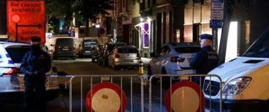 Poliziotto ucciso a Bruxelles, il killer avrebbe annunciato l’attacco: si indaga per terrorismo